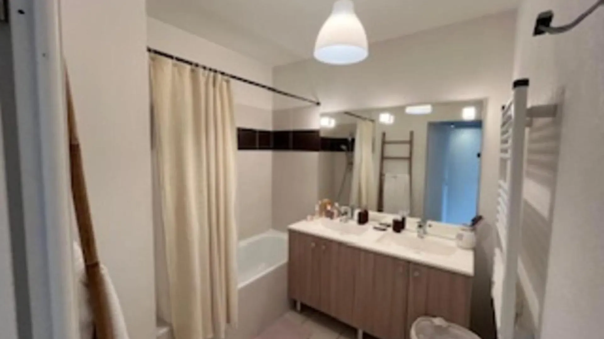 Comfortable Apartment With 2 Balconies Antibes