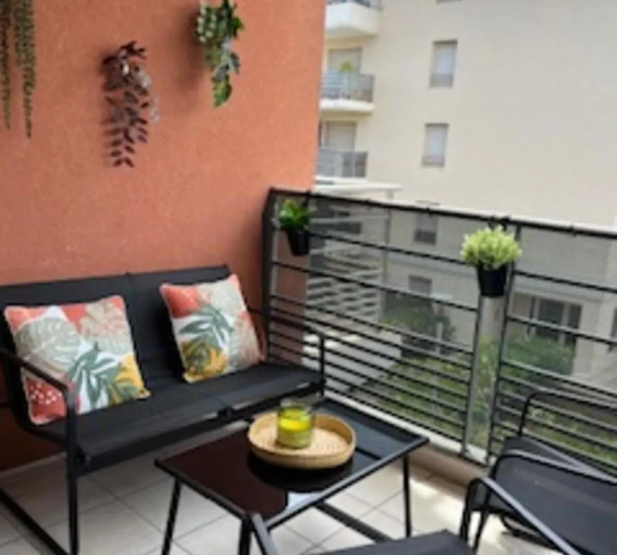 Comfortable Apartment With 2 Balconies Antibes